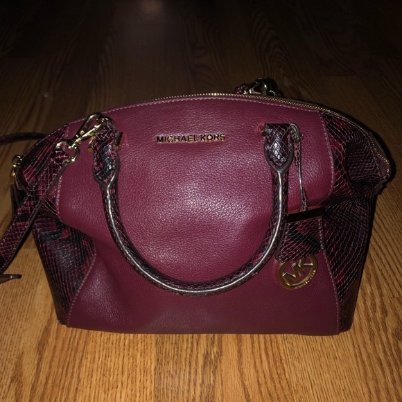 Michael Kors Handbags - Michael Kors bag
